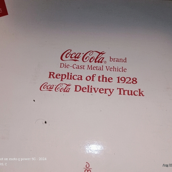 Coca-Cola diecast metal vehicle replica of a 1938 Coke. New In boxn Collectors - Picture 7 of 11